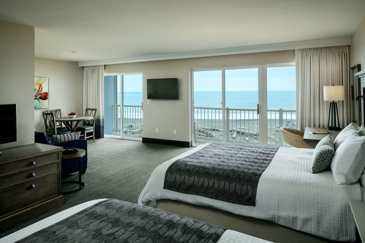 Beachfront Inn Брукингс Экстерьер фото