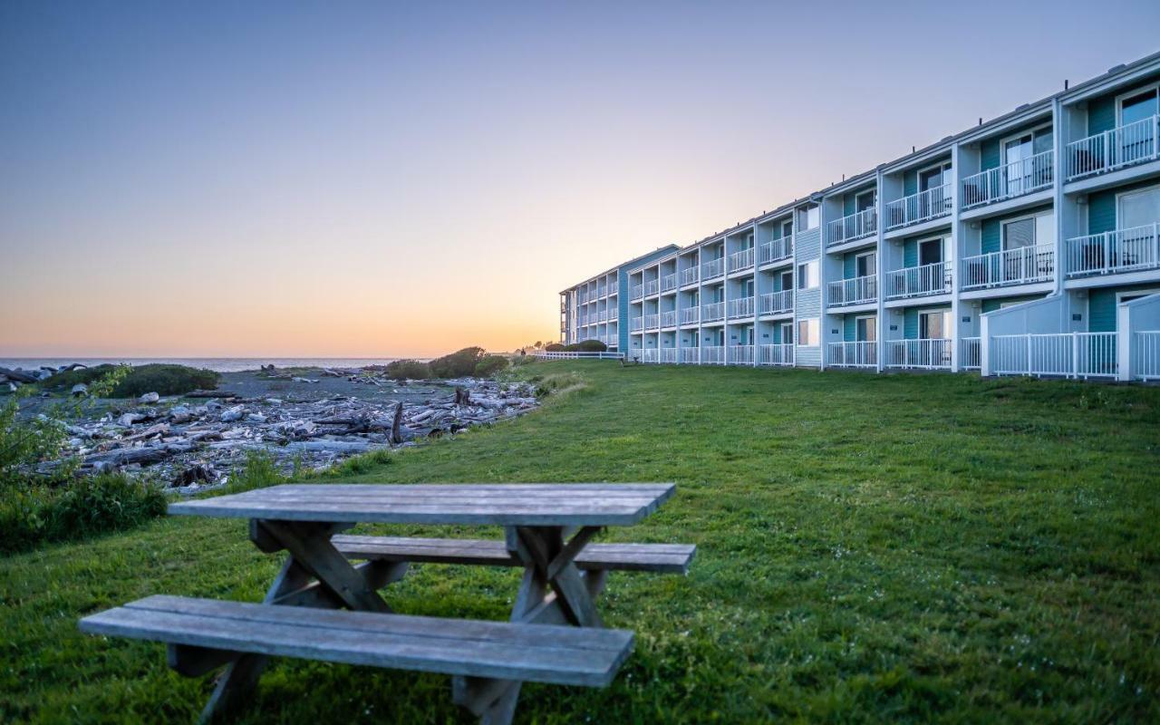 Beachfront Inn Брукингс Экстерьер фото