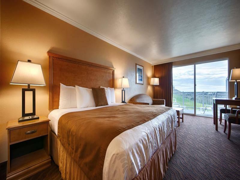 Beachfront Inn Брукингс Экстерьер фото