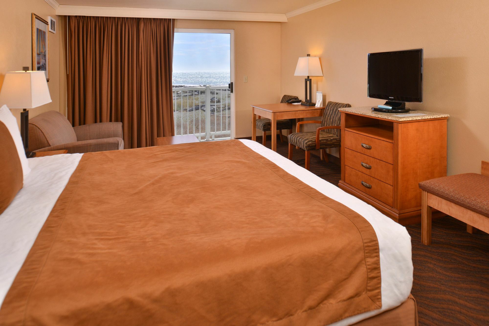 Beachfront Inn Брукингс Экстерьер фото