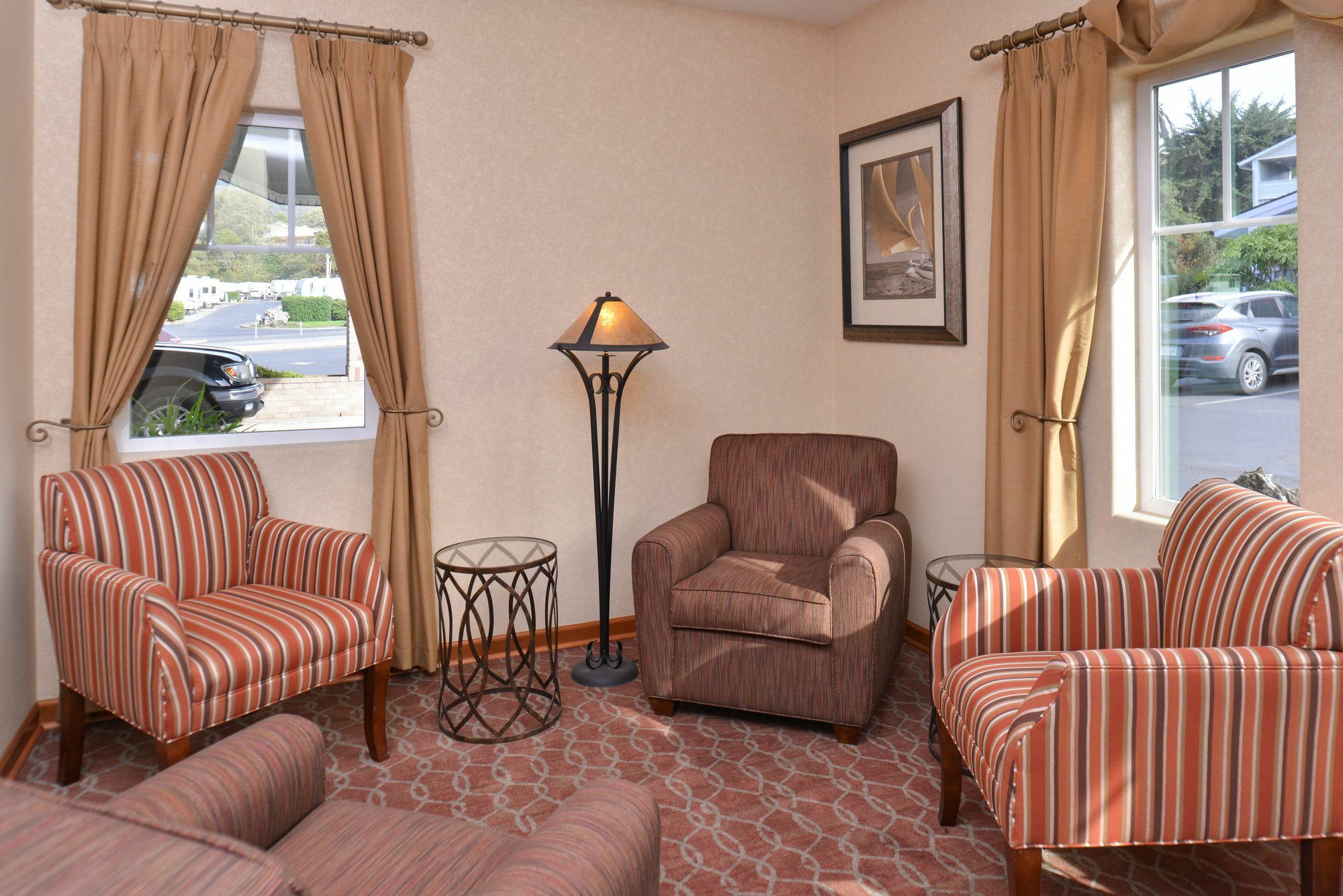 Beachfront Inn Брукингс Экстерьер фото