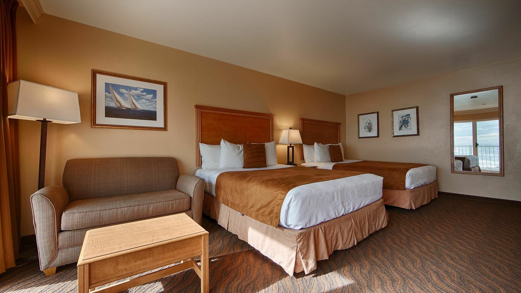 Beachfront Inn Брукингс Экстерьер фото