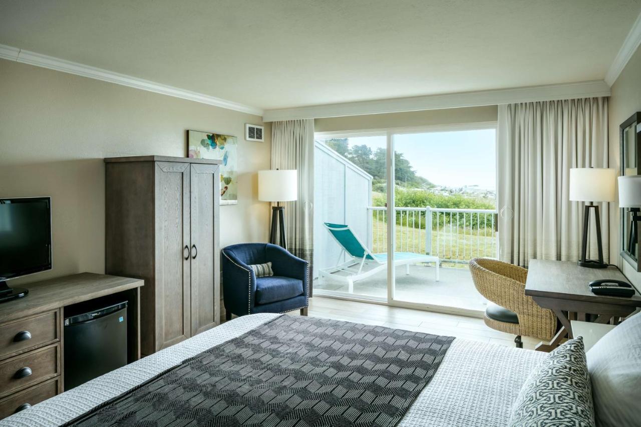 Beachfront Inn Брукингс Экстерьер фото
